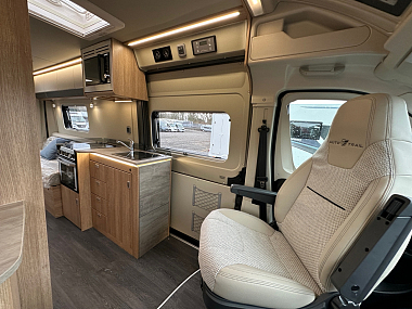  2025-autotrail-v-line-635-se-for-sale-at5200-55.jpg