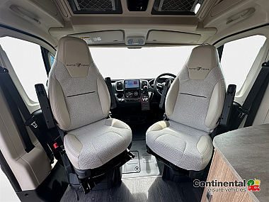  2025-autotrail-v-line-635-sport-for-sale-at5242-16.jpg