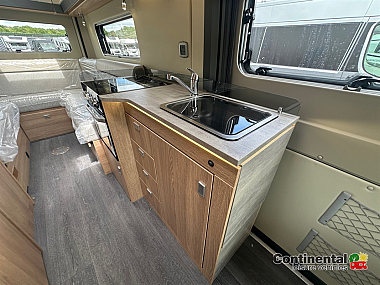  2025-autotrail-v-line-635-sport-for-sale-at5242-22.jpg