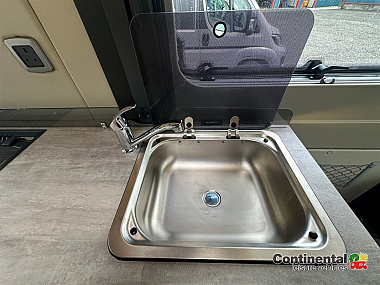  2025-autotrail-v-line-635-sport-for-sale-at5242-24.jpg