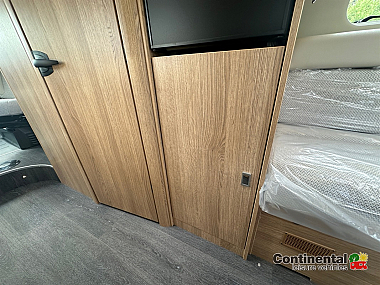  2025-autotrail-v-line-635-sport-for-sale-at5242-42.jpg