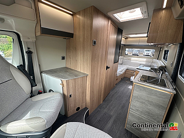  2025-autotrail-v-line-635-sport-for-sale-at5242-50.jpg