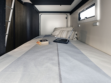  675-rear-bedroom.jpeg