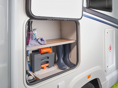 adamo-60-4-exterior-storage-hatch.jpg