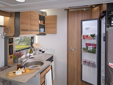 adamo-60-4-kitchen.jpg