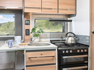 adamo-75-4i-kitchen.jpg