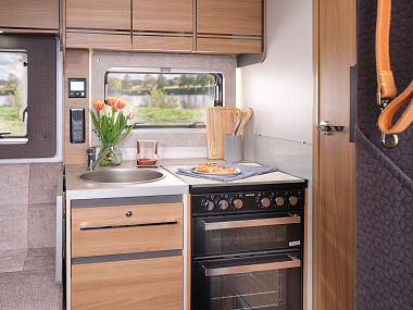adamo-75-4t-kitchen.jpg