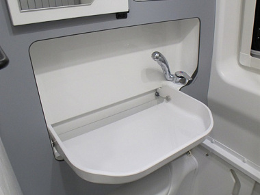  uc6050-washroom-3.jpg