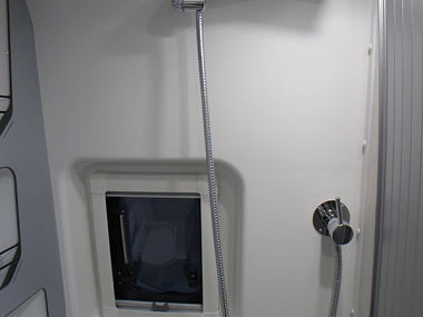  uc6050-washroom-6.jpg