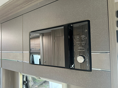  vf3ycbnau12s13920-24-feature-8.jpg