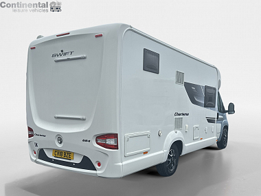  zfa25000002c31358-05-rear-right.jpg