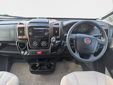  zfa25000002j41130-09-enter-driver-codriver.jpg