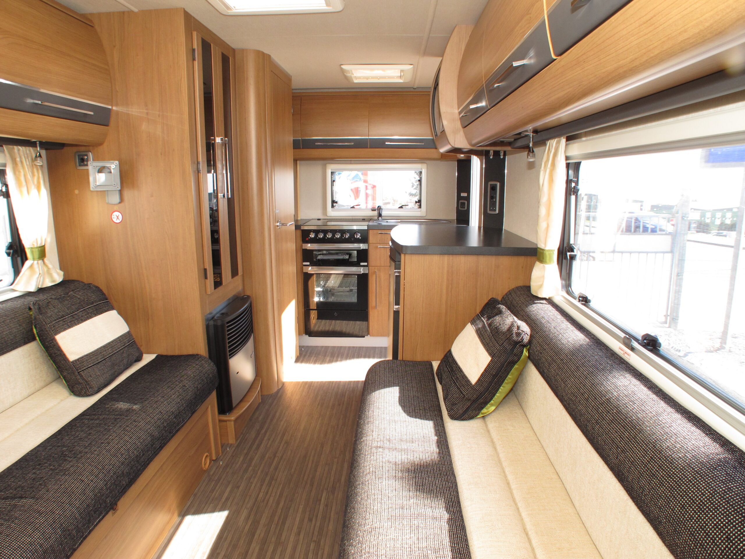 2012 Autotrail Tracker Eks Uc5537 1 Scaled