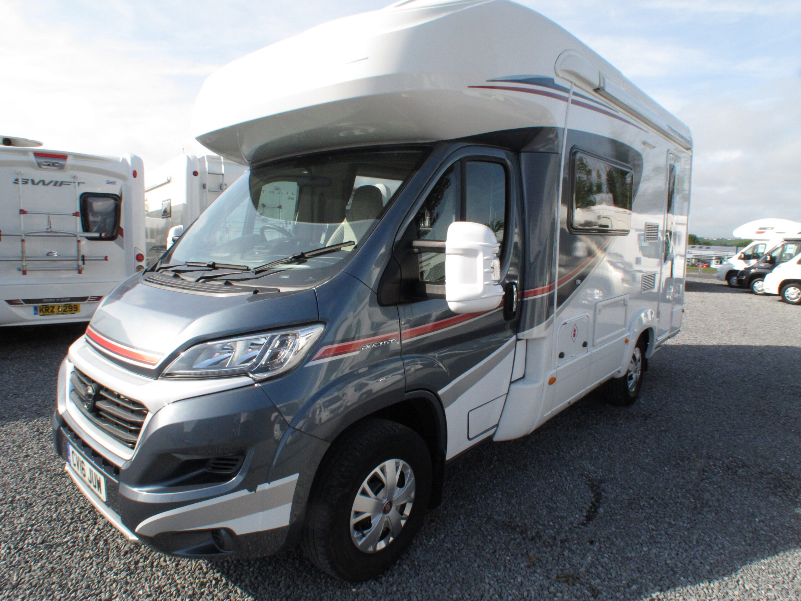2016 Autotrail Tracker Eks Uc5478 2 1 Scaled