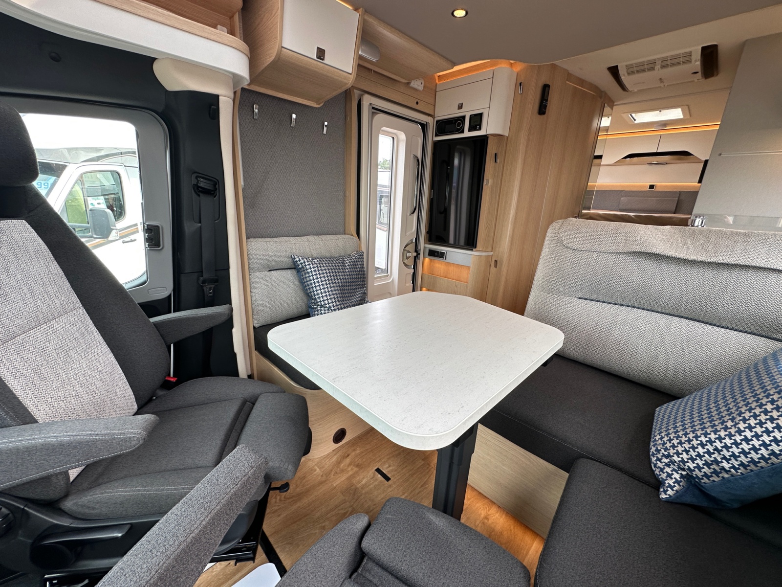 2022 Hymer BMC T 550 WHITELINE For Sale UC6265 65