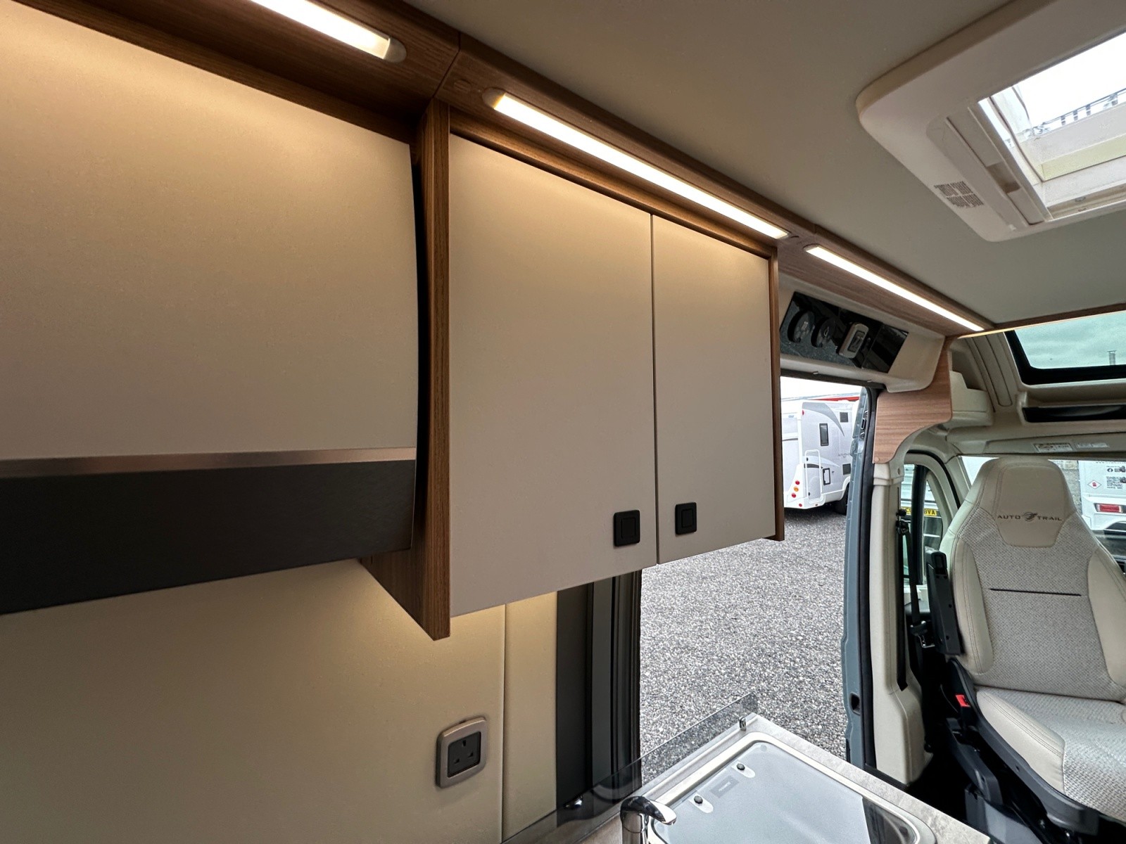2026 Auto Trail V Line 635 SE Lanzarote Grey For Sale AT5275 32