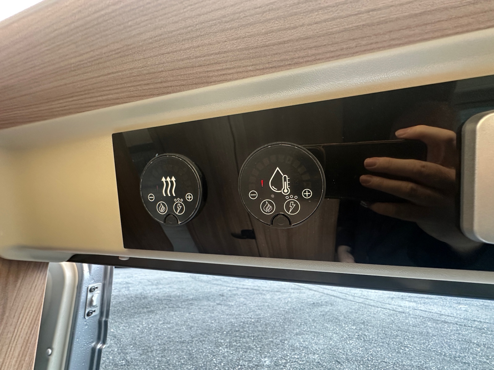 2026 Autotrail V Line 610 SE In Artense Grey For Sale AT5284 33