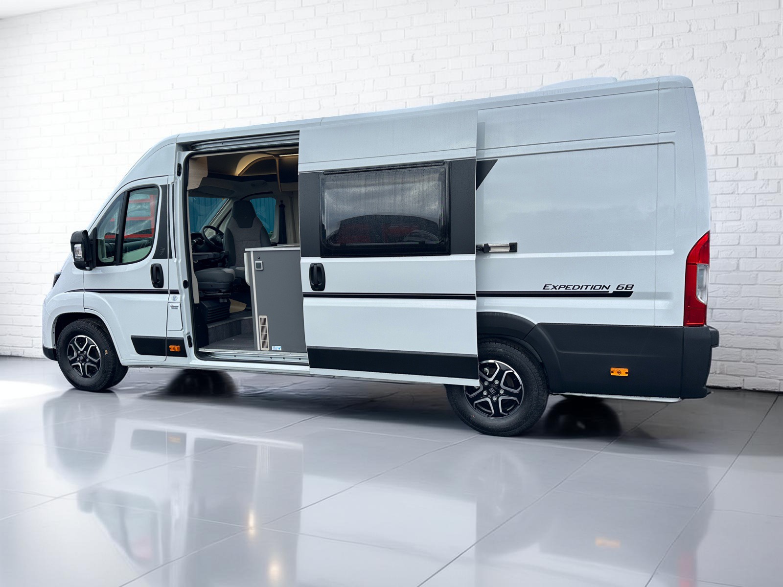 2026 Autotrail Expedition 68 For Sale AT5322 42