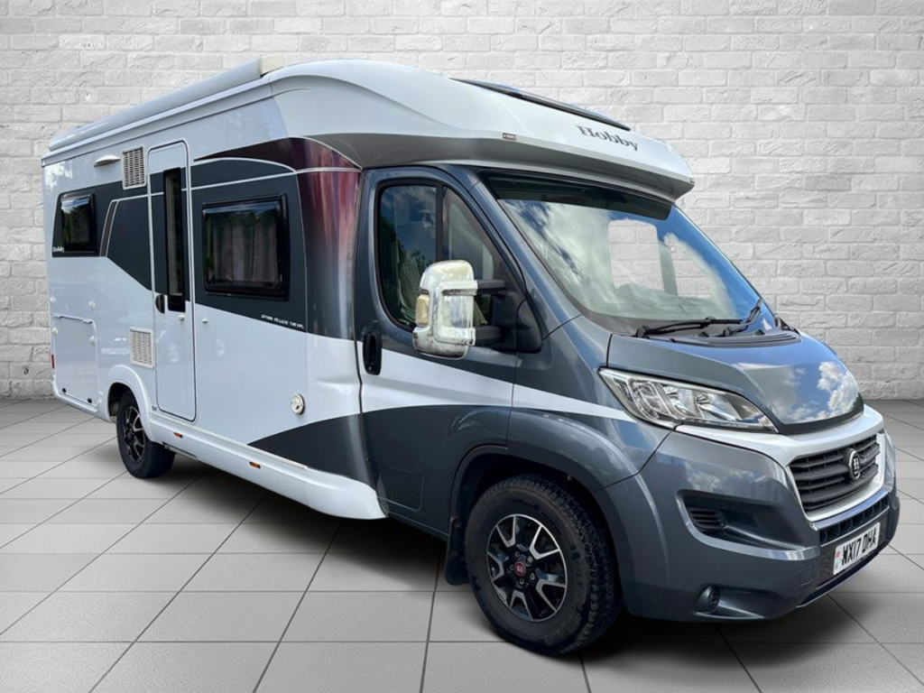 Hobby Optima Deluxe T65 HFL with awning and alloy wheels